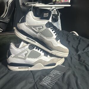 Jordan 4 Military Blacks